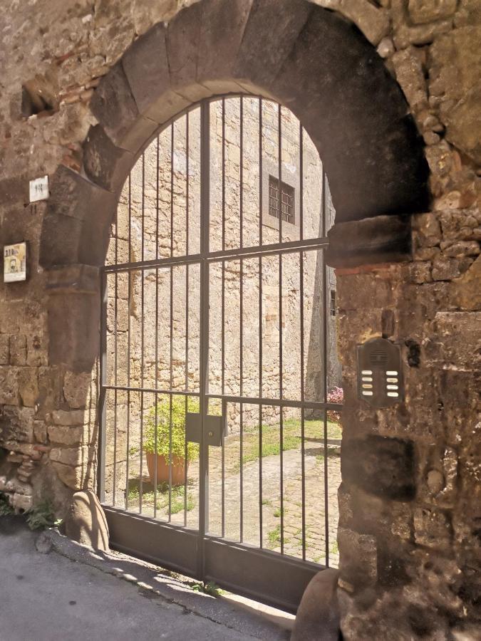 Casa Del Palazzo Del Marchese Apartment Tarquinia Luaran gambar
